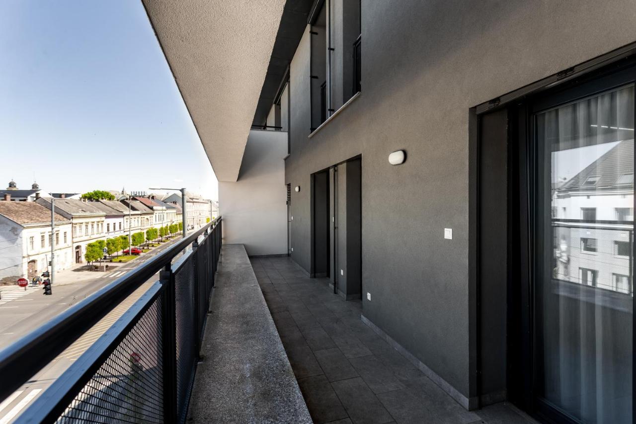 Avand Apartments Debrecen Dış mekan fotoğraf